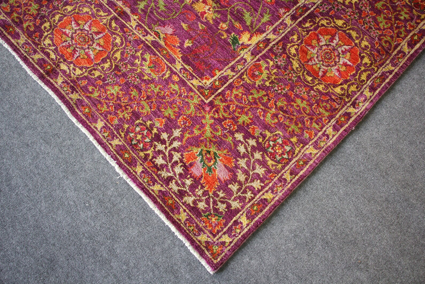 Luxury Purple Vintage Floral Rug – Persian Style Handwoven Area Rug