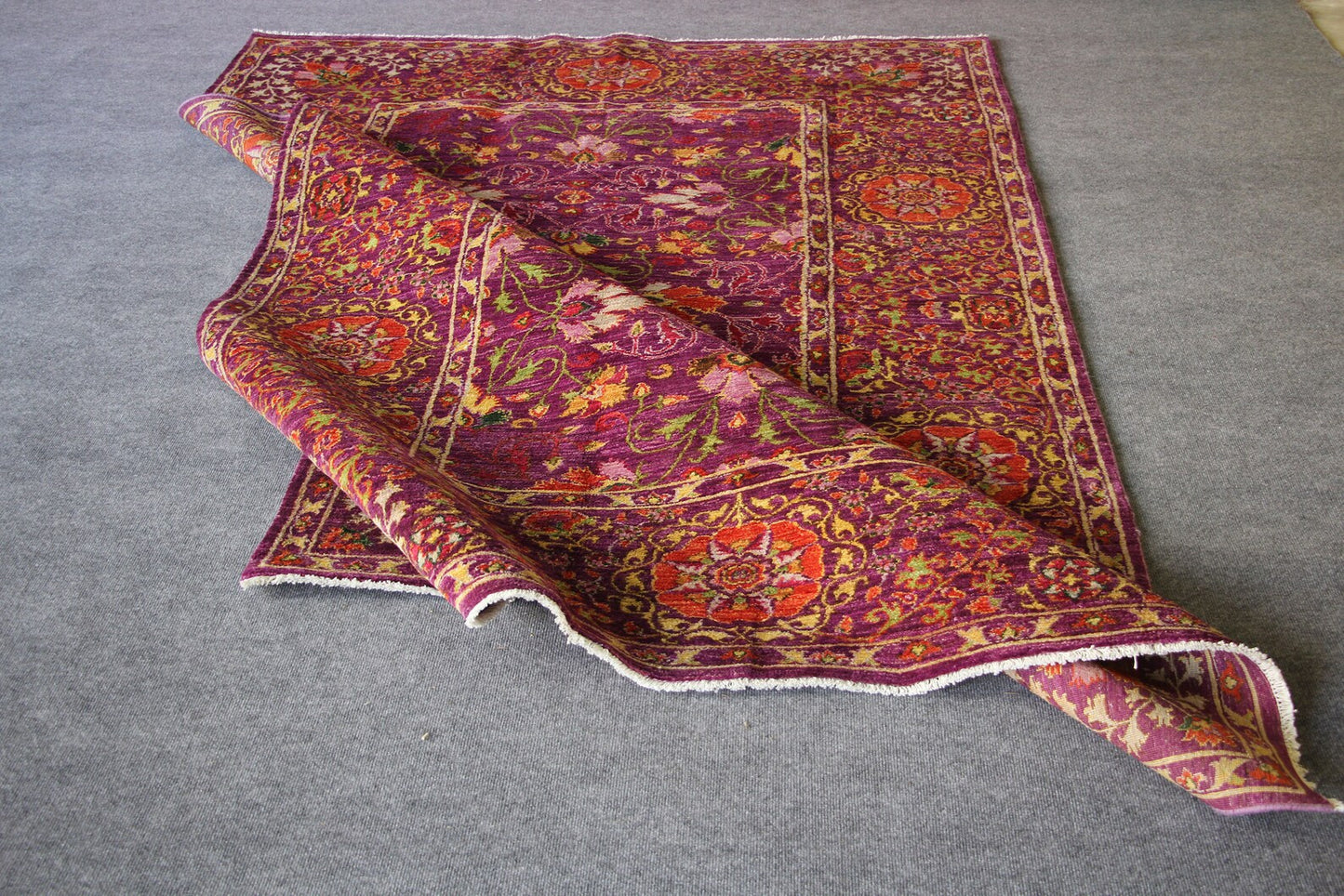 Luxury Purple Vintage Floral Rug – Persian Style Handwoven Area Rug