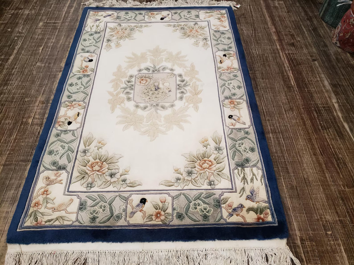 Elegant Floral Traditional Area Rug with Blue Border – Soft Luxury Carpet for Living Room & Bedroom
