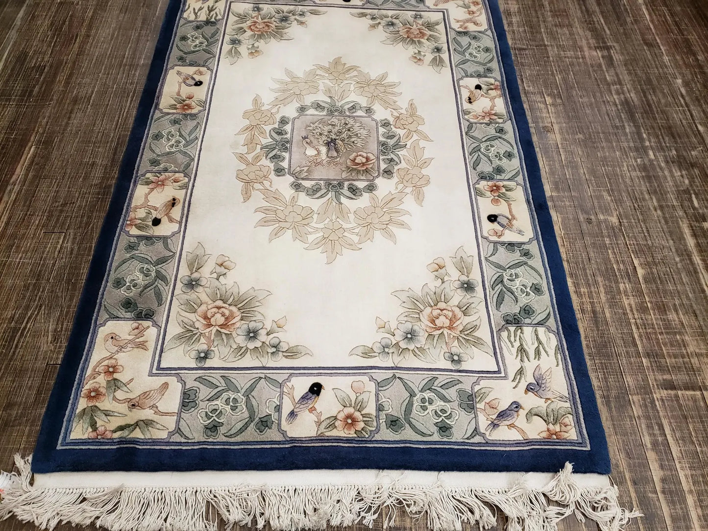 Elegant Floral Traditional Area Rug with Blue Border – Soft Luxury Carpet for Living Room & Bedroom